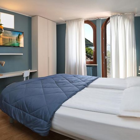 Albergo All'Ancora Гарда Екстериор снимка